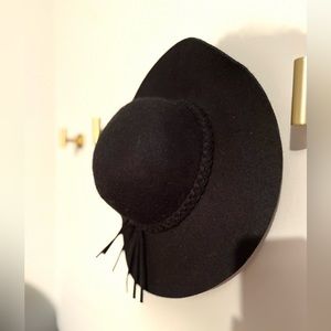 Classic fall wide brimmed hat